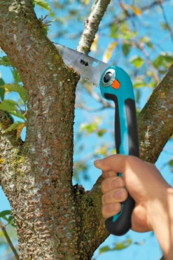 GARDENA Snoeizaag Inklapbaar 200 P 7 GARDENA Snoeizaag Inklapbaar 200 P -Tuincentrum Coppelmans gardena snoeizaag inklapbaar 200 p 1000x1500 640af7ffaf8b6 l